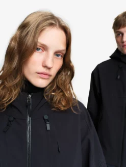 Veste technique à capuche Aigle Experience by Études - Noir